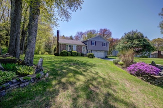 9 Ridge Rd, Westbrook, ME 04092