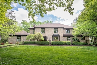 19312 Ivywood Trail, Strongsville, OH 44149