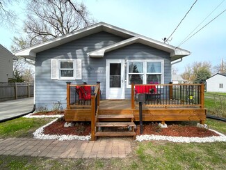 1042 N 26th St, Council Bluffs, IA 51501