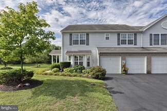115 Peregrine Ln, Hummelstown, PA 17036