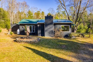 136 Yulan Barryville Rd, Barryville, NY 12719