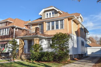 2002 N 58th St, Milwaukee, WI 53208