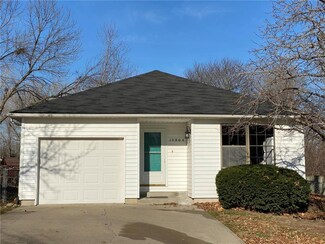 18004 E Whitney Rd S, Independence, MO 64057
