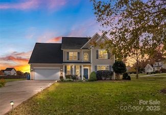 1450 Jc Raulston Ct, Hickory, NC 28602