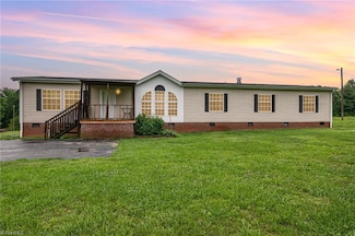 5105 Farmstead Rd, Seagrove, NC 27341