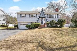 7 Jak Len Dr, Salisbury, MA 01952