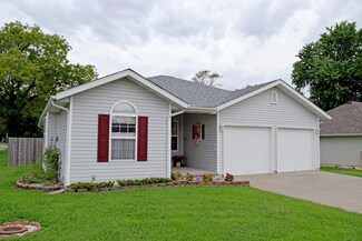 357 Dolphin Ct, Sparta, MO 65753