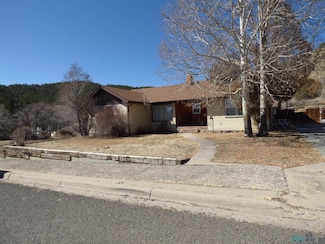 328 S 8th St, Raton, NM 87740