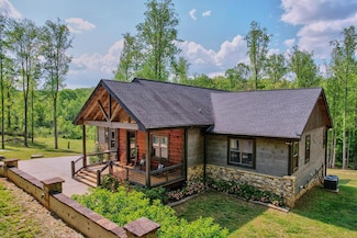 371 Windfield Cir, Blue Ridge, GA 30513