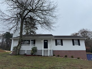 8320 Crossbow Ct, Ooltewah, TN 37363