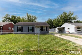 3019 W 2nd St, Davenport, IA 52804