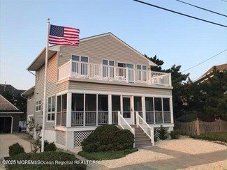 10 E St, Seaside Park, NJ 08752