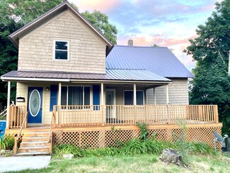 911 Lexington St, Manistee, MI 49660
