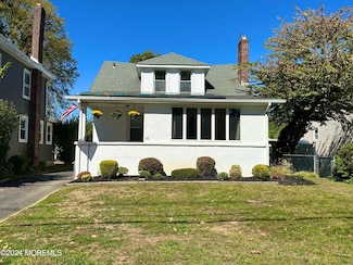 92 Pinckney Rd, Red Bank, NJ 07701