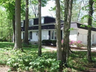 401 Beechwood Dr, Greenfield, IN 46140