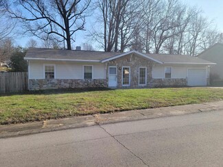 5766 Westchester Dr, Newburgh, IN 47630
