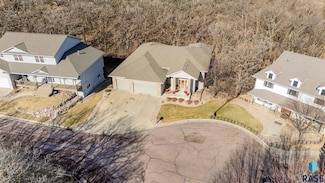7 N Sun Valley Place, Sioux Falls, SD 57110