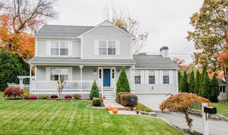 14 Carrie Ann Dr, West Warwick, RI 02893