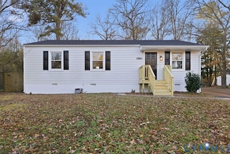 9506 Bent Wood Ln, North Chesterfield, VA 23237