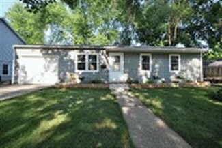 106 Briar Ln, Geneva, IL 60134