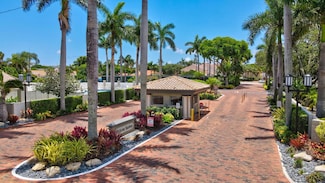 100 Pelican Pointe Dr Unit 1020, Delray Beach, FL 33483