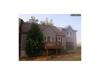 1005 Township Line Rd, Wellsville, OH 43968