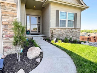 9312 S 70th Ave, Papillion, NE 68133