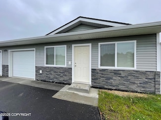 1571 N Tinitun Cir Unit B, Wasilla, AK 99654