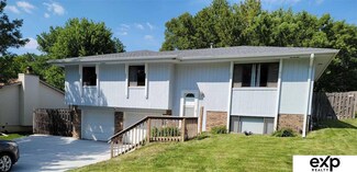 7715 Marisu Lane Ct, La Vista, NE 68128