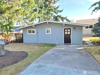 1359 Crestview Dr Unit B, Camano Island, WA 98282