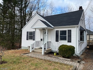 7 Flanders Rd, Budd Lake, NJ 07828