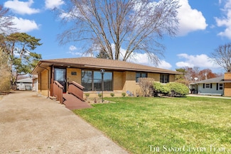 733 Fall St, Spring Lake, MI 49456