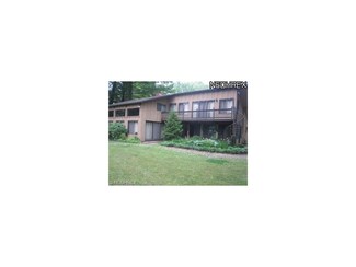 1965 Calabria Ln, Roaming Shores, OH 44084