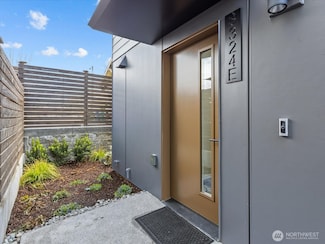 8324 16th Ave NW Unit E, Seattle, WA 98117