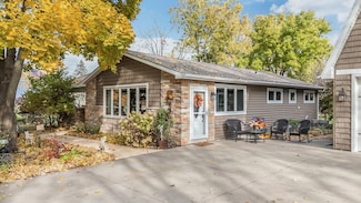 9286 Kumbier Rd, Winneconne, WI 54986