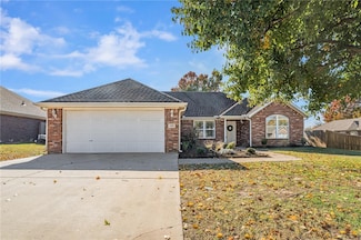 132 Fox Run Cir, Centerton, AR 72719