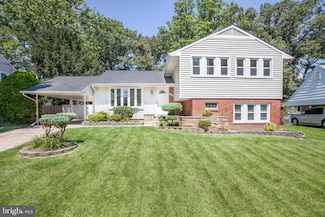 5820 Runford Dr, New Carrollton, MD 20784
