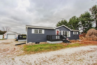 10707 Long Ln, Union Mills, IN 46382