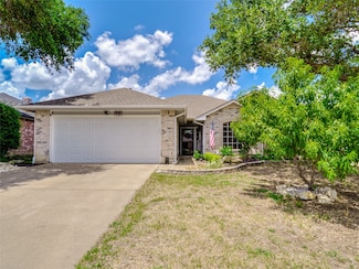 936 Silver Streak Dr, Saginaw, TX 76131