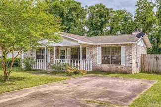 802 Christian Dr, Pensacola, FL 32506