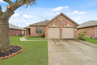 1411 Hunter Ridge Ct, Fresno, TX 77545
