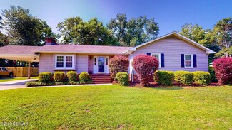 414 Aquarius Dr, Wilmington, NC 28411