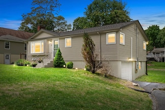 37 Topsfield Cir, Shrewsbury, MA 01545