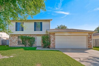 2711 Quarry Hill Rd, Sugar Land, TX 77478
