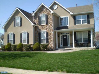 1 Lansbury Cir, Hainesport, NJ 08036