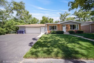 7268 W 112th St, Worth, IL 60482