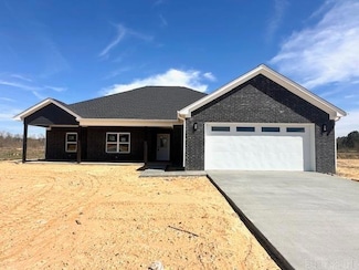 1064 Duke Dr, Bauxite, AR 72011
