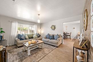 610 Sierra Dr, Dixon, CA 95620
