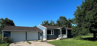 320 1st Ave, Grinnell, IA 50112
