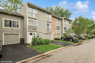 813 Shawnee Trail, Roselle, IL 60172